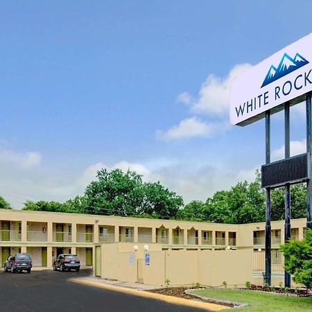 White Rock Inn San Marcos Exteriör bild
