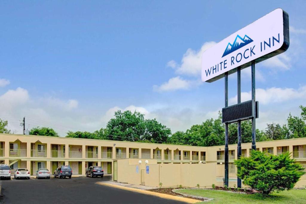 White Rock Inn San Marcos Exteriör bild
